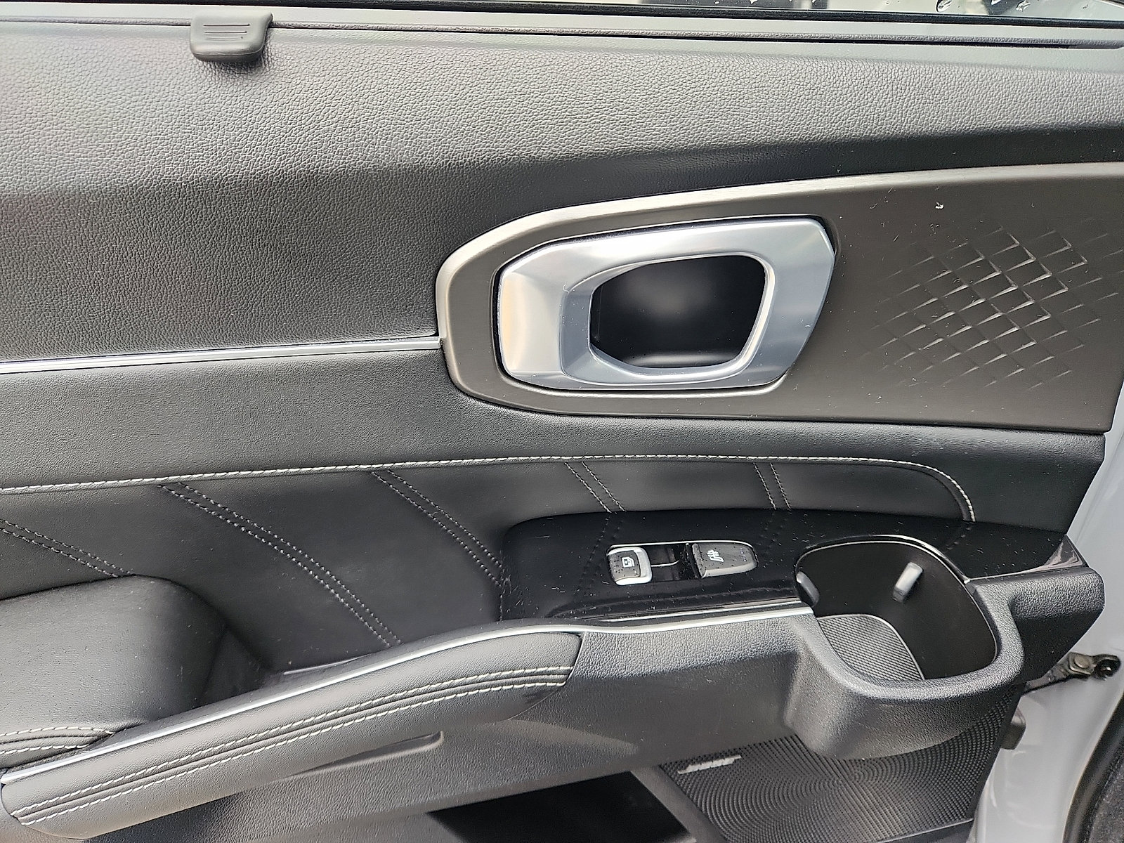 Used 2023 Kia Sorento SX image 28
