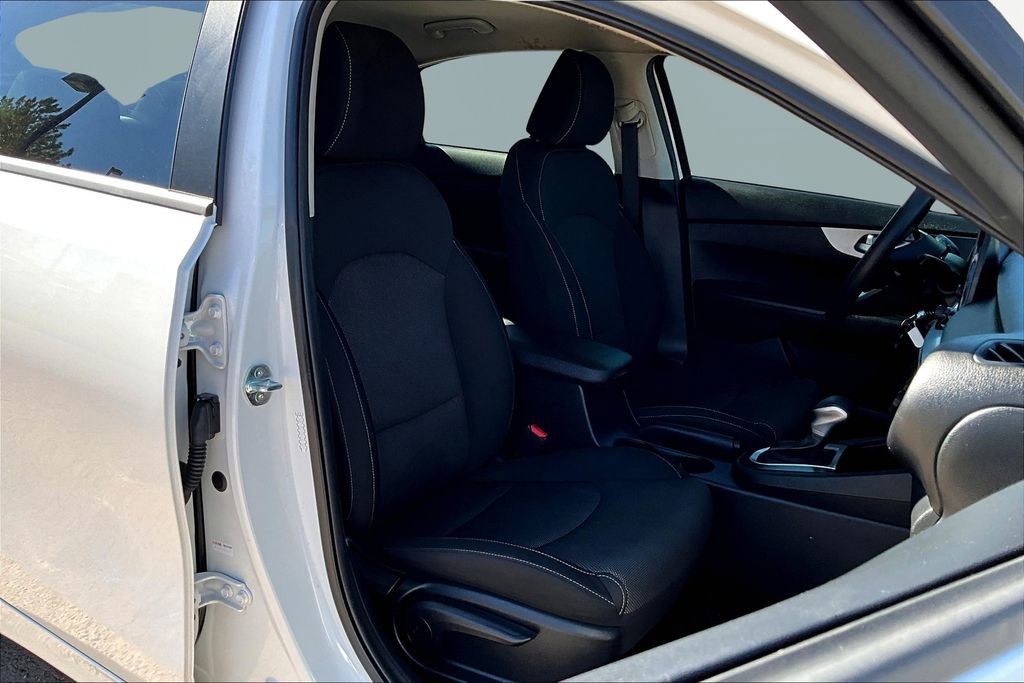 Used 2024 Kia Forte LXS w/ LXS Technology Package image 7