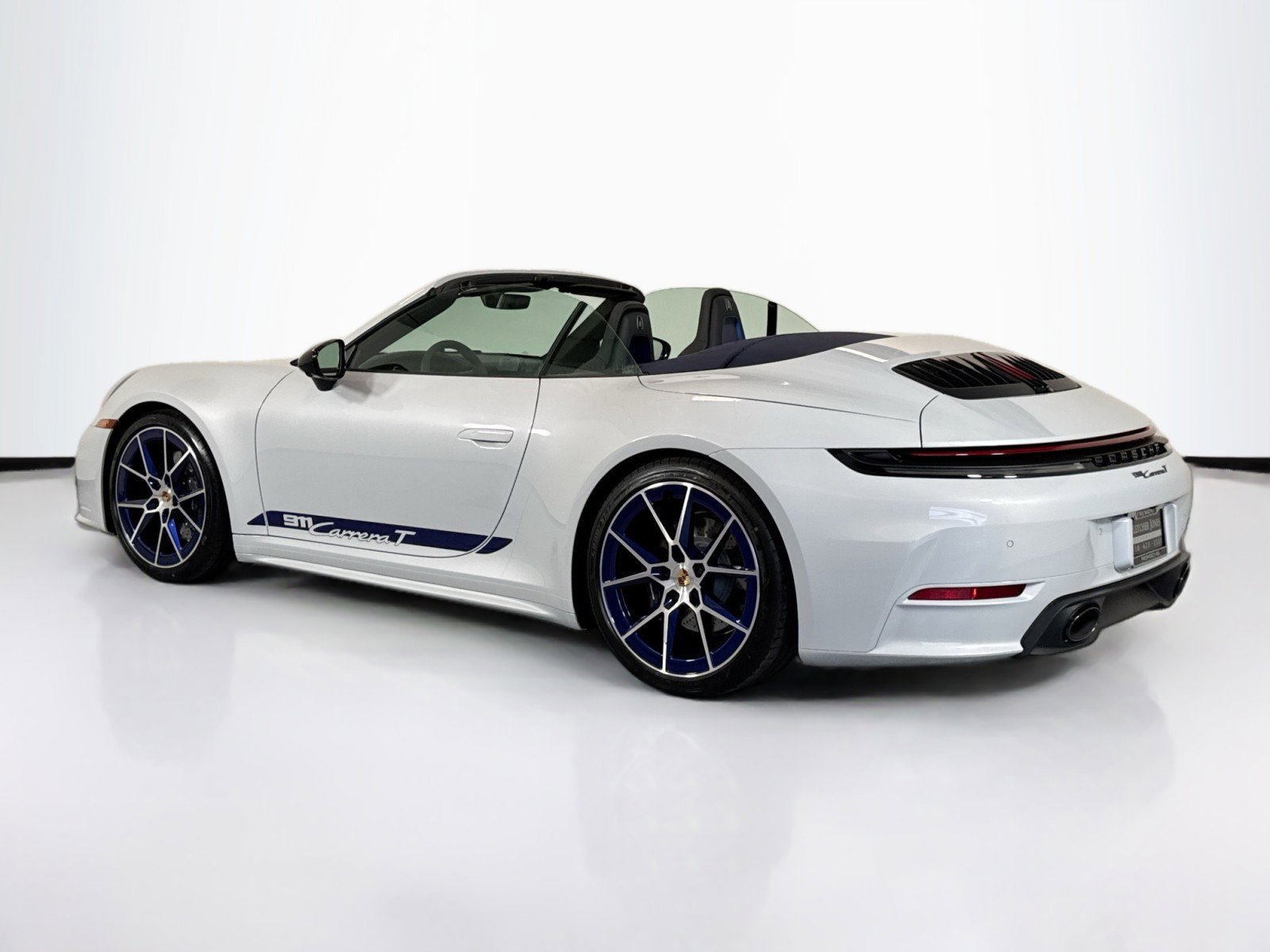 Used 2026 Porsche 911 Carrera RWD image 3