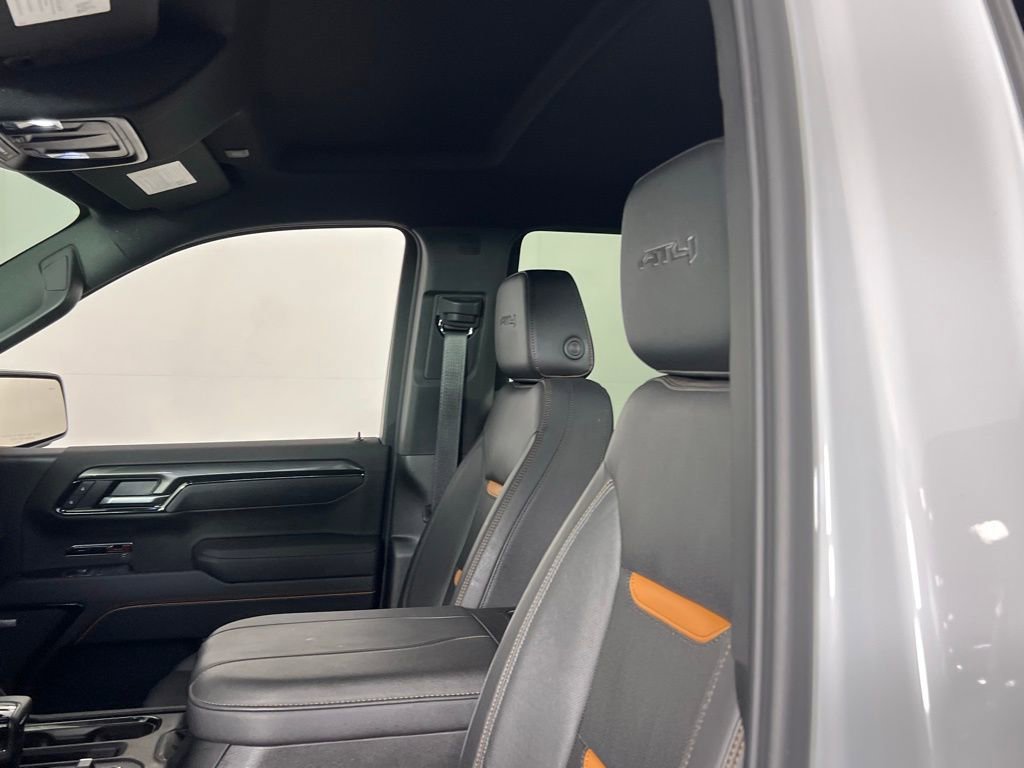 Used 2025 GMC Sierra 1500 AT4 image 30