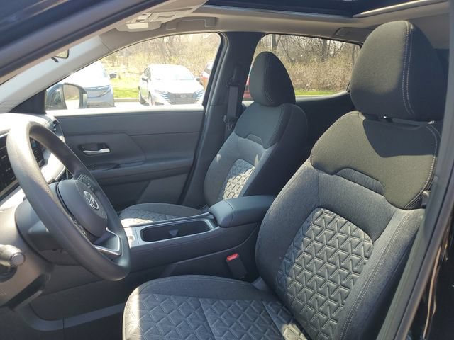 New 2026 Nissan Kicks SV w/ SV Premium Package AWD/4WD image 5