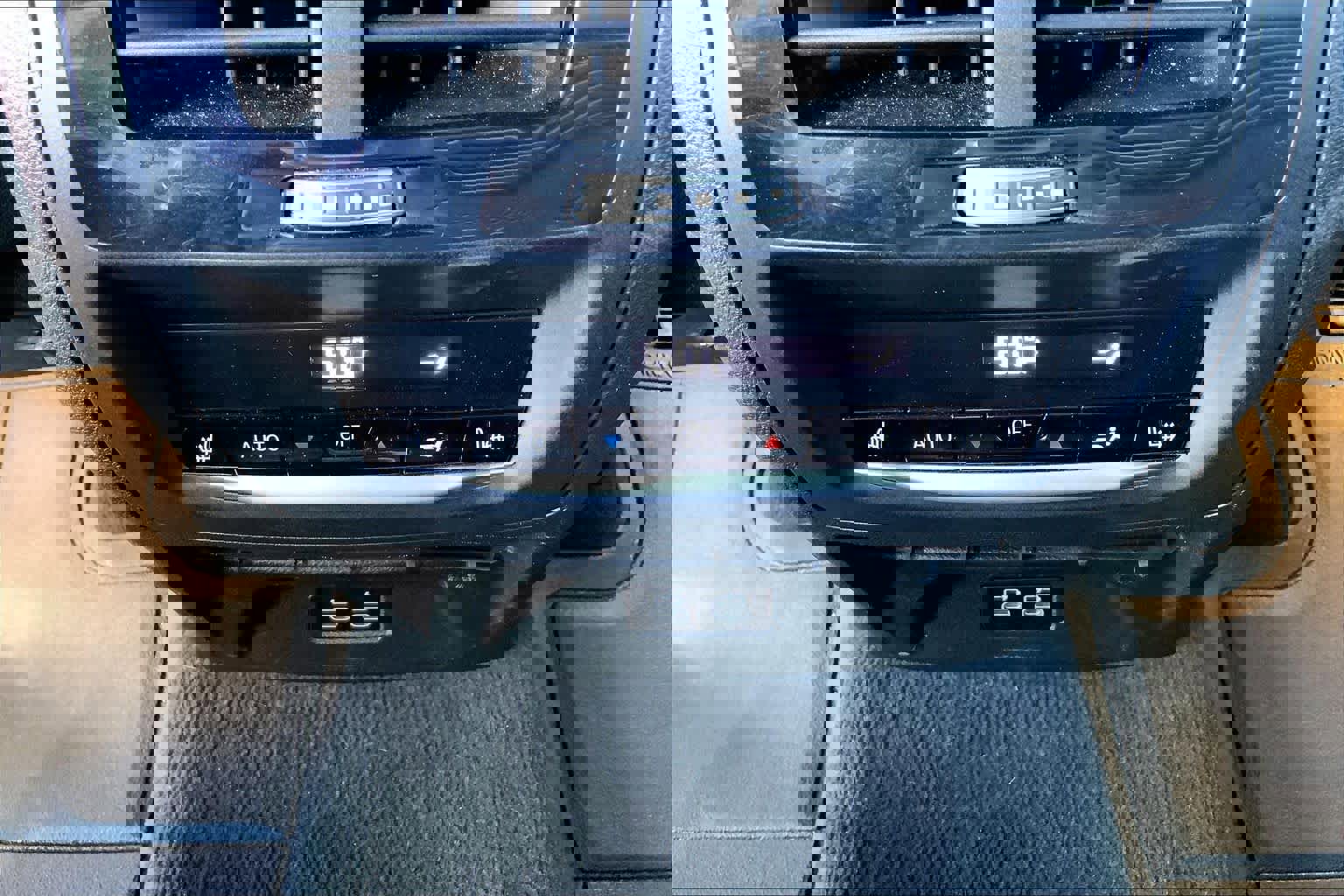 Used 2024 BMW X4 M w/ Executive Package image 65