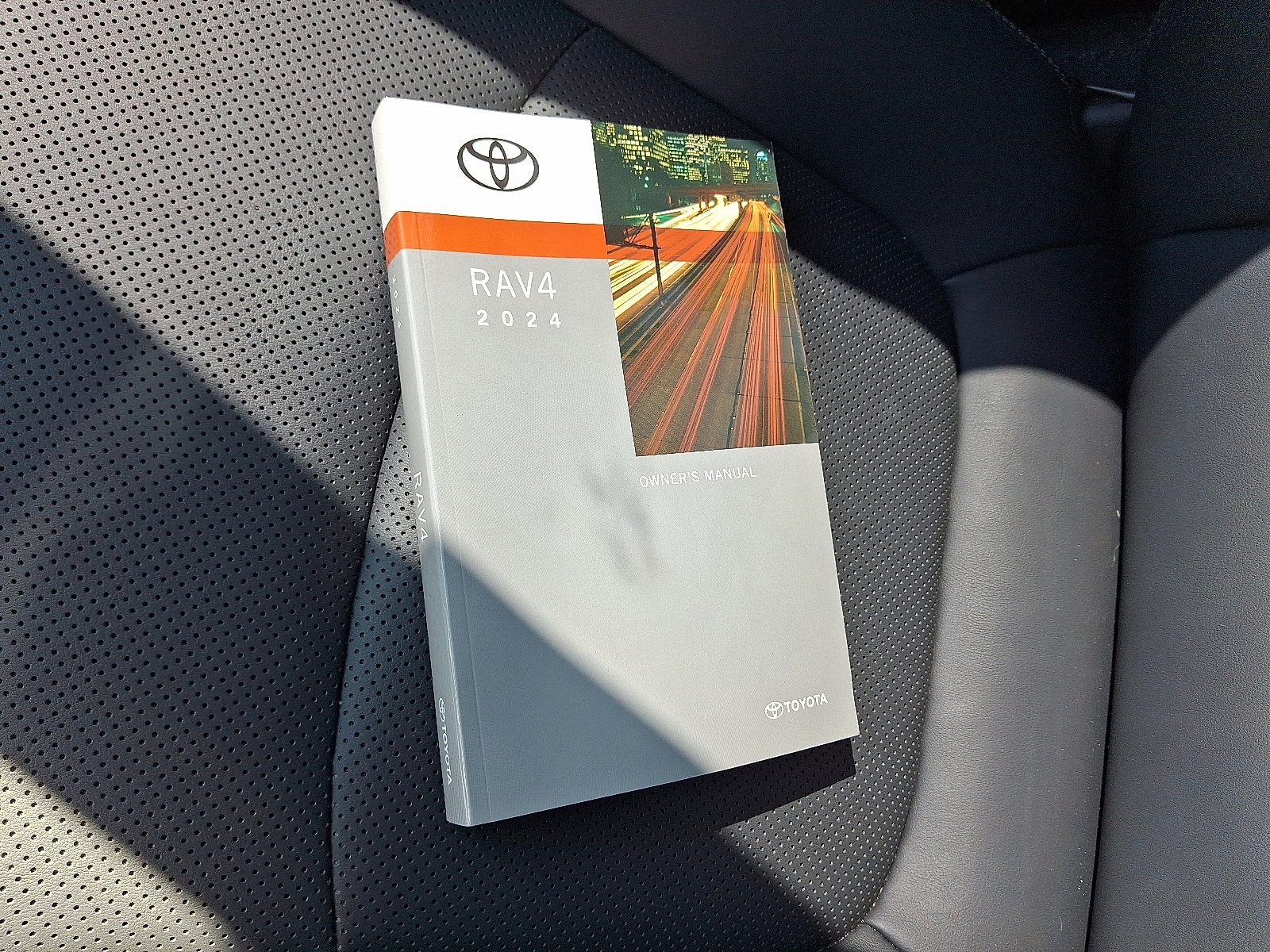 Used 2024 Toyota RAV4 Limited image 26