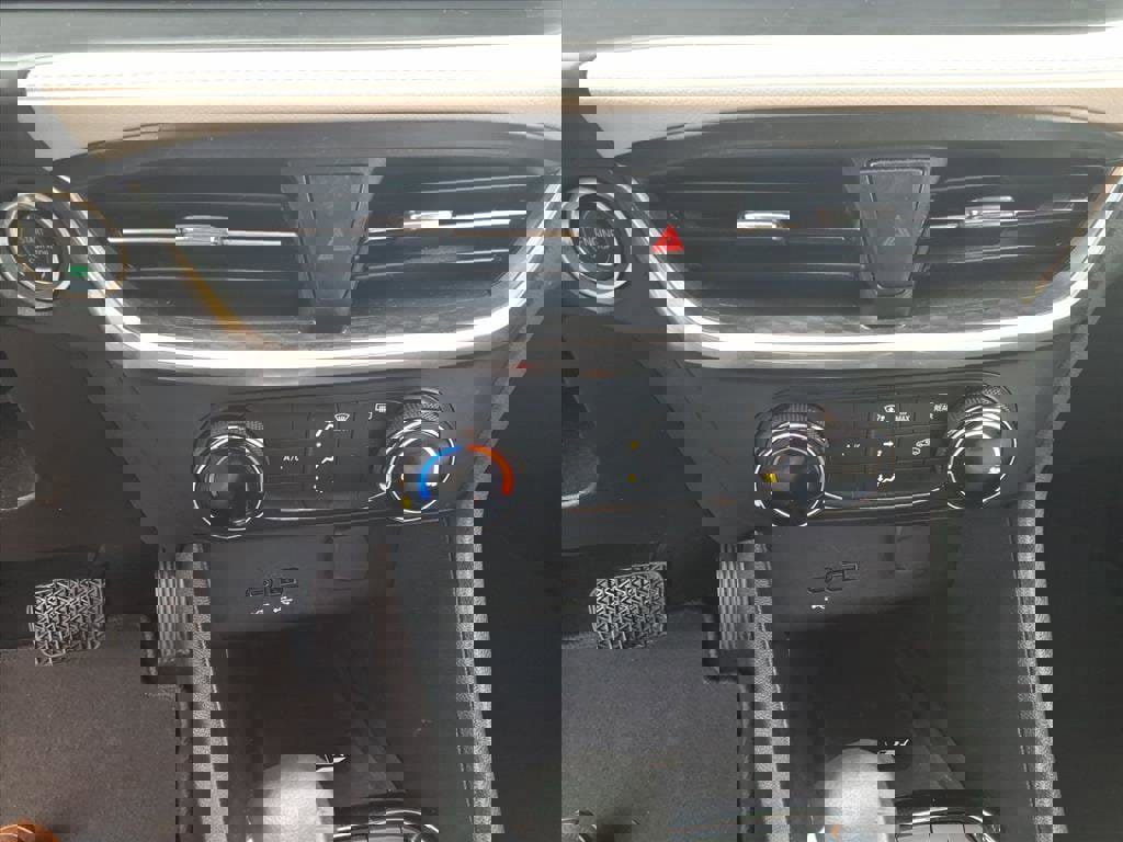 Used 2024 Buick Encore GX Preferred w/ Advanced Technology Package image 19