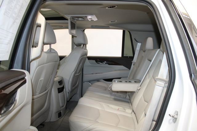 Used 2017 Cadillac Escalade Premium Luxury AWD/4WD image 9