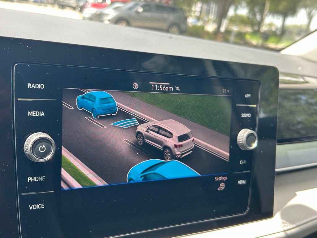 New 2026 Volkswagen Taos SE FWD image 16