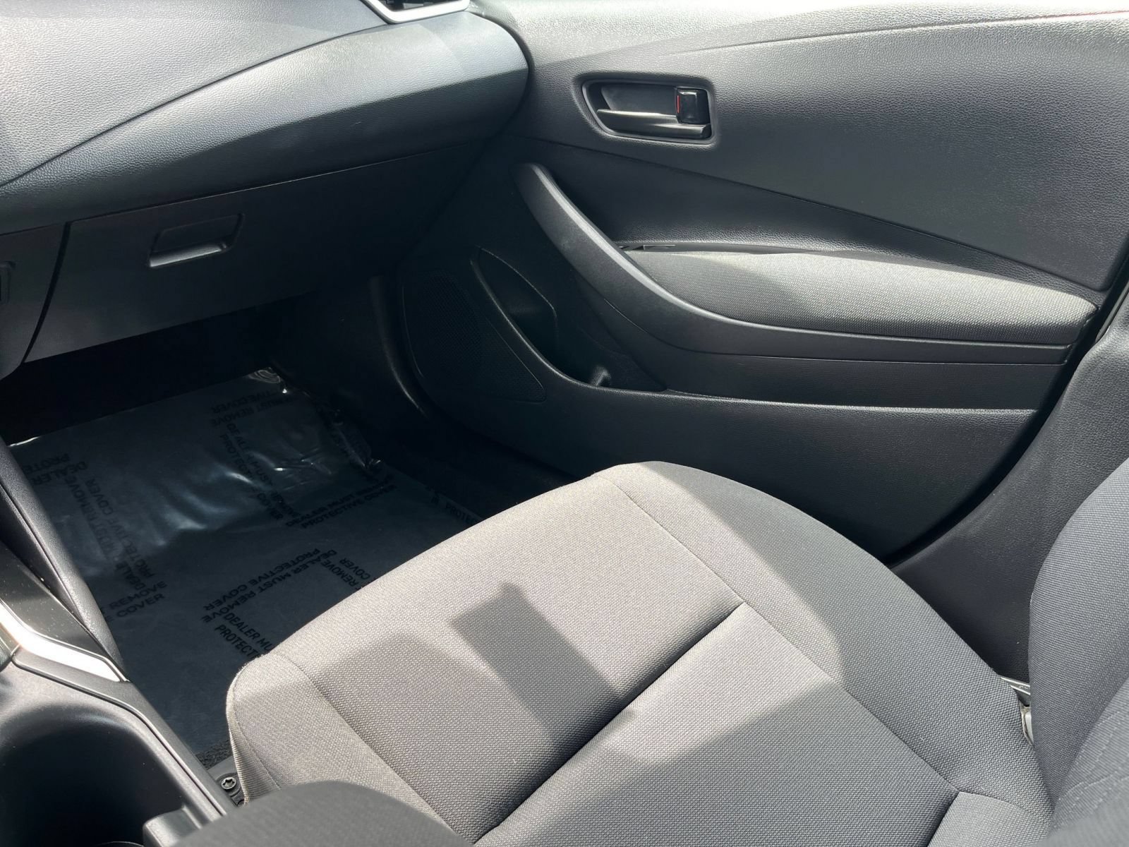 Used 2025 Toyota Corolla LE FWD image 39