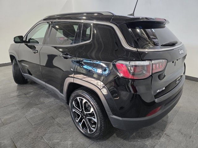 Used 2022 Jeep Compass Limited image 3