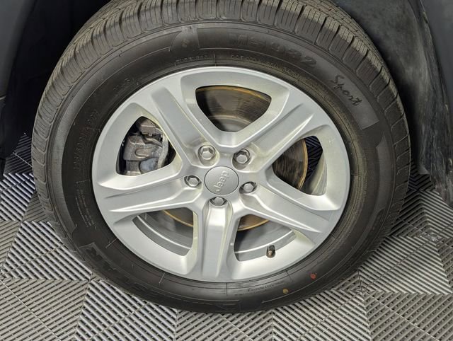 Used 2023 Jeep Compass Sport image 8