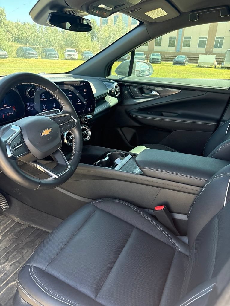 Used 2024 Chevrolet Blazer EV LT AWD/4WD image 9