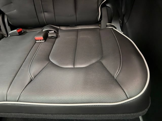 Used 2025 Chrysler Pacifica Limited AWD/4WD image 22