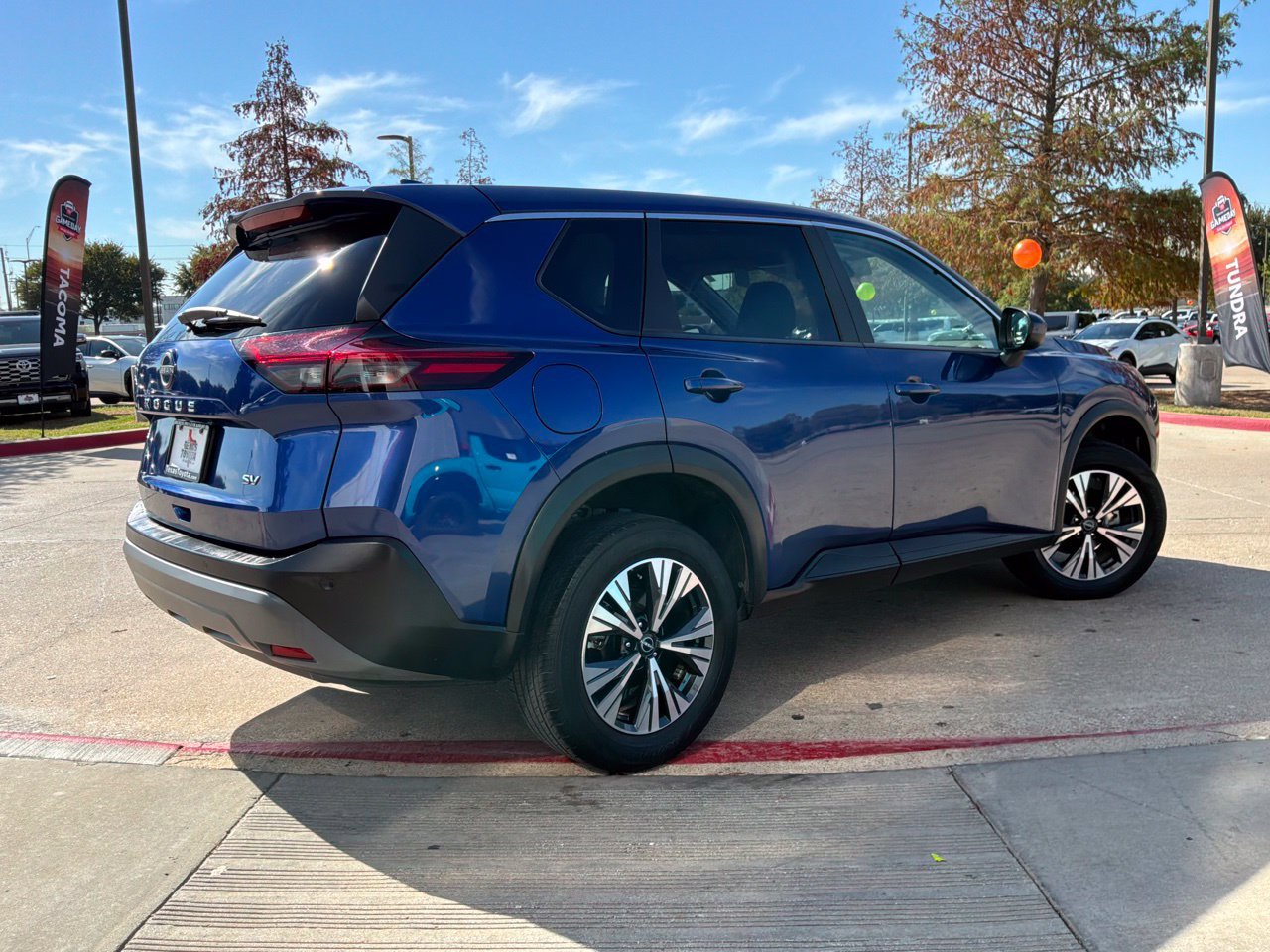 Used 2023 Nissan Rogue SV FWD image 6