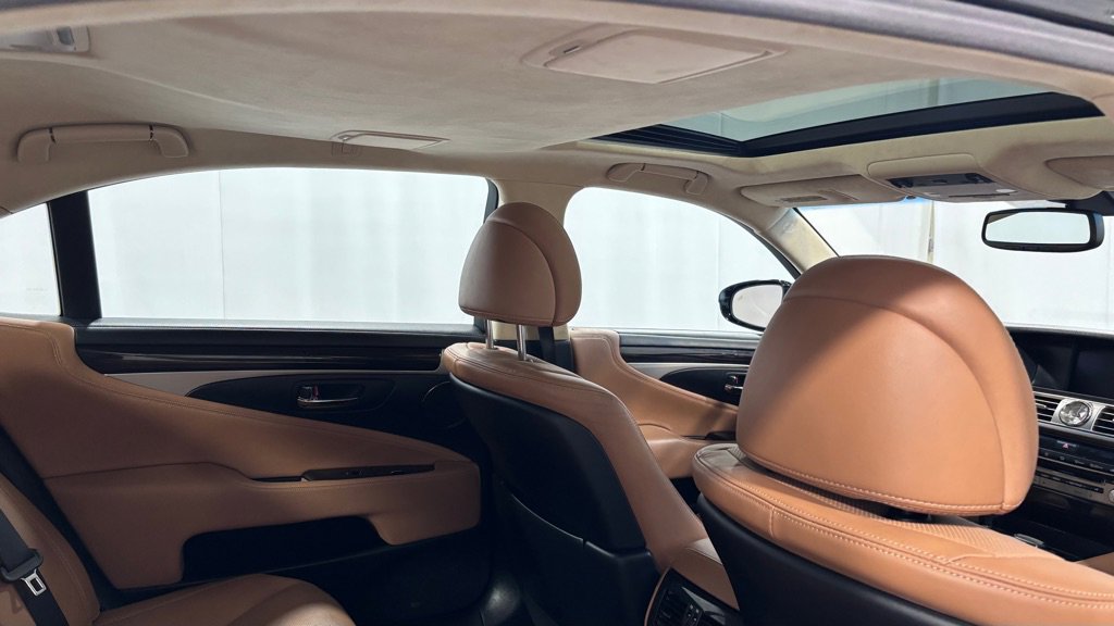 Used 2015 Lexus LS 460 L image 26