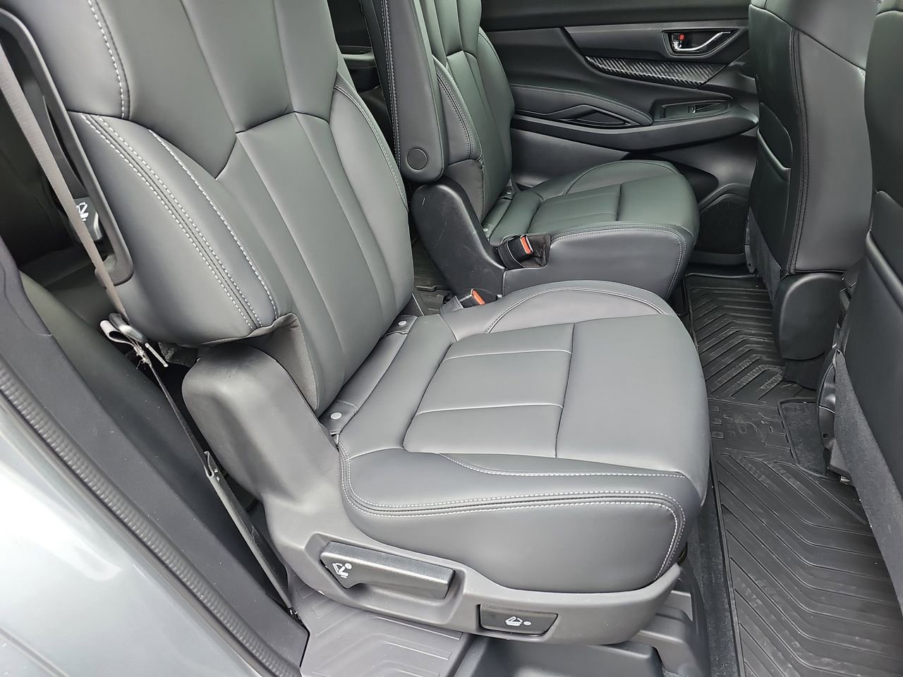 Used 2026 Subaru Ascent Premium AWD/4WD image 19