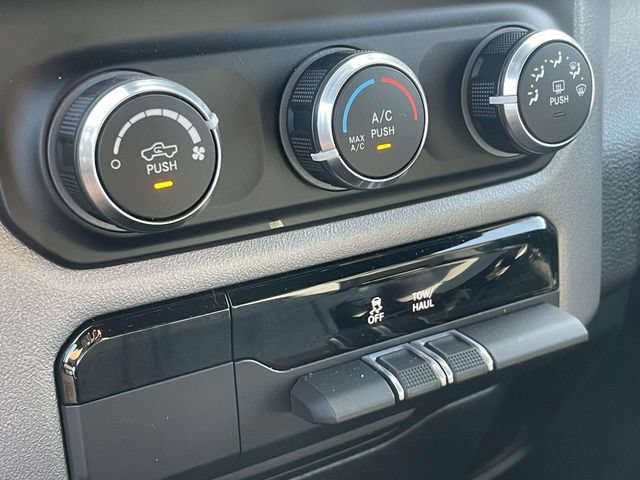 Used 2023 RAM 1500 Big Horn AWD/4WD image 29