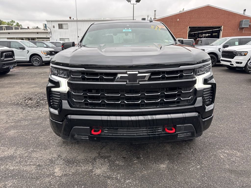 Used 2023 Chevrolet Silverado 1500 RST w/ Redline Edition AWD/4WD image 2