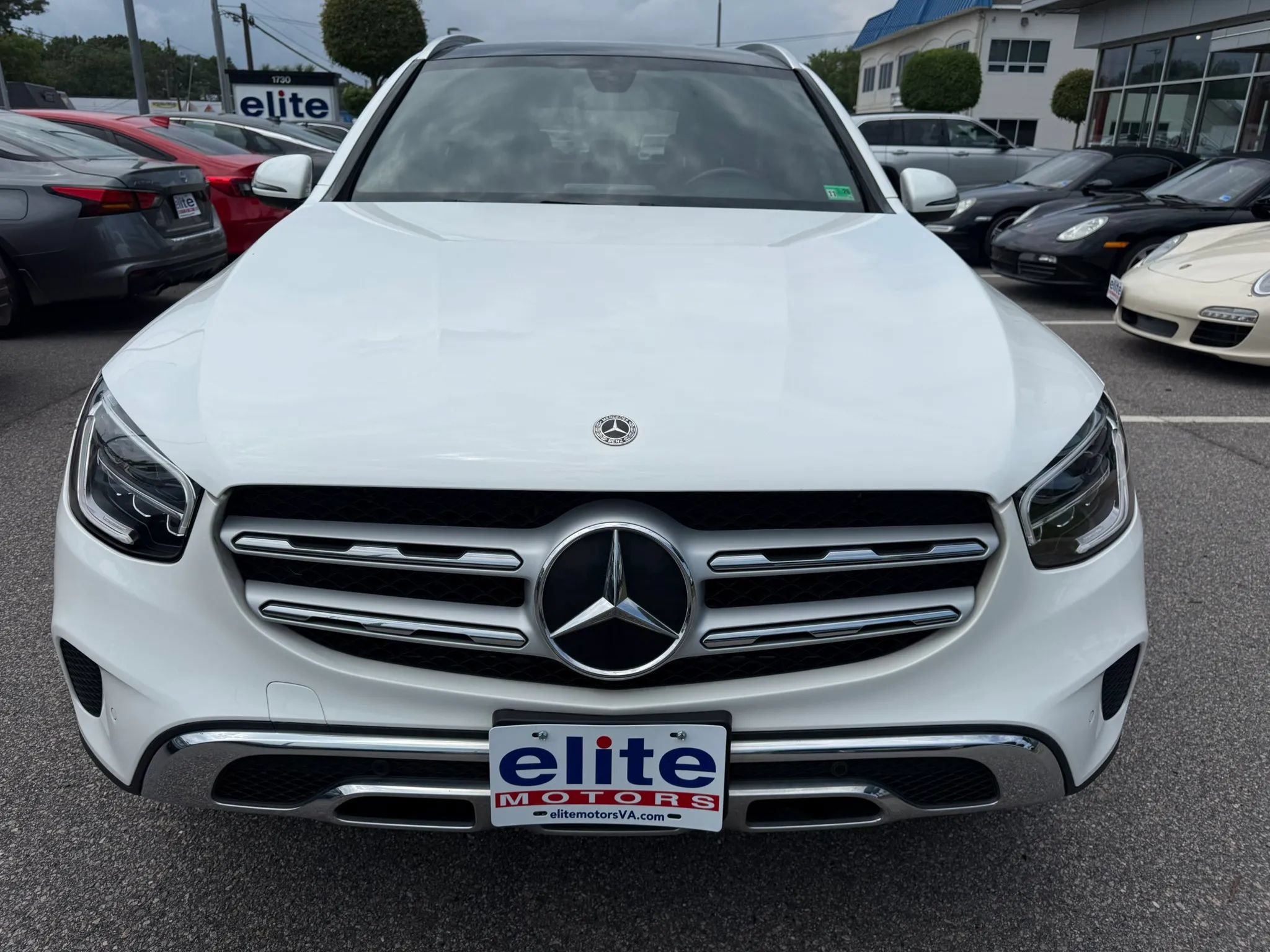 Used 2021 Mercedes-Benz GLC 300 4MATIC image 2