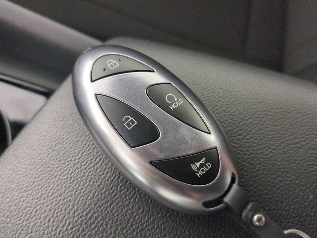 Used 2025 Hyundai Elantra Hybrid FWD image 35