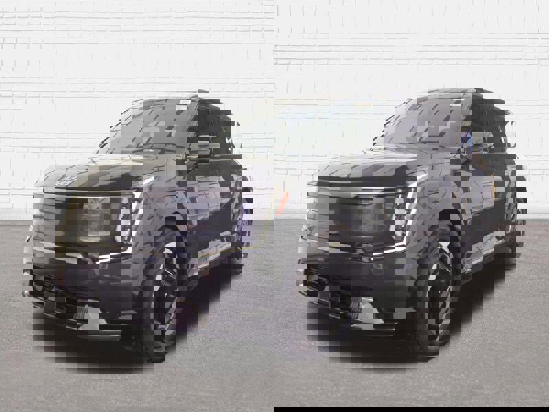 Used 2024 Kia EV9 Land image 2