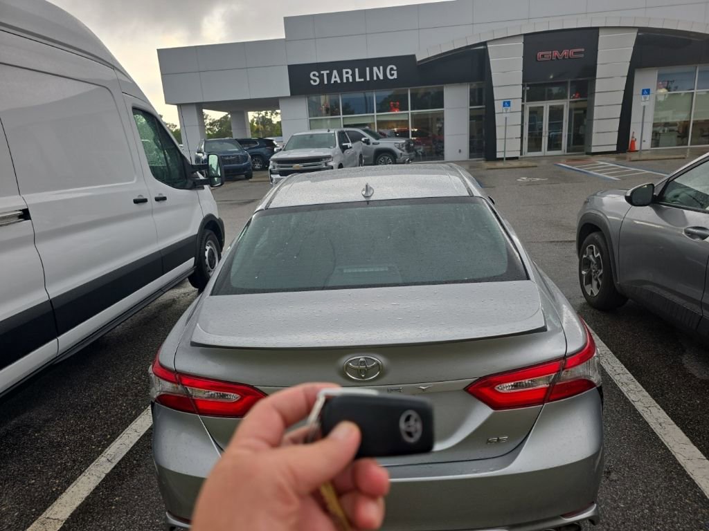 Used 2019 Toyota Camry SE image 5