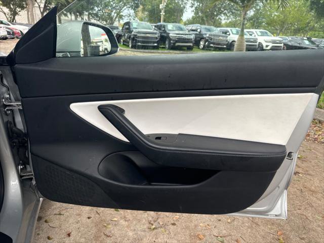 Used 2018 Tesla Model 3 Long Range image 21