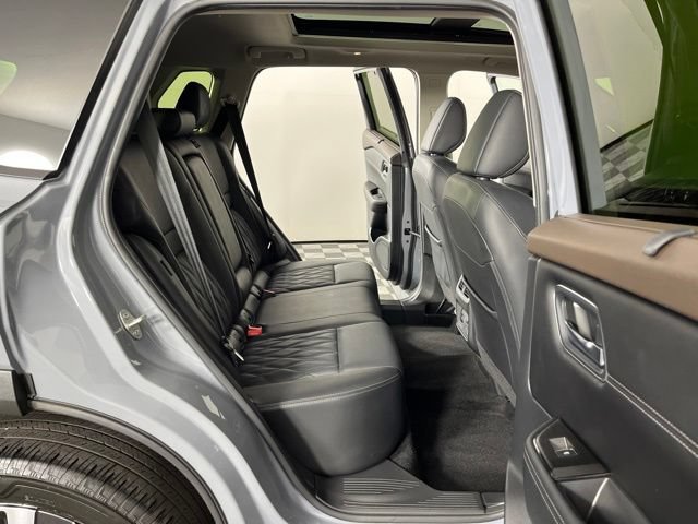 Used 2023 Nissan Rogue Platinum w/ Platinum Premium Package FWD image 48
