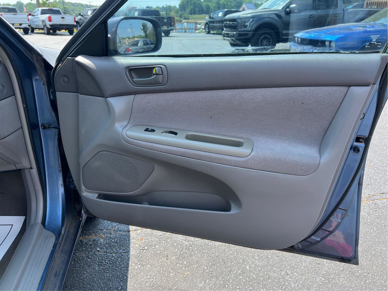 Used 2002 Toyota Camry LE FWD image 13
