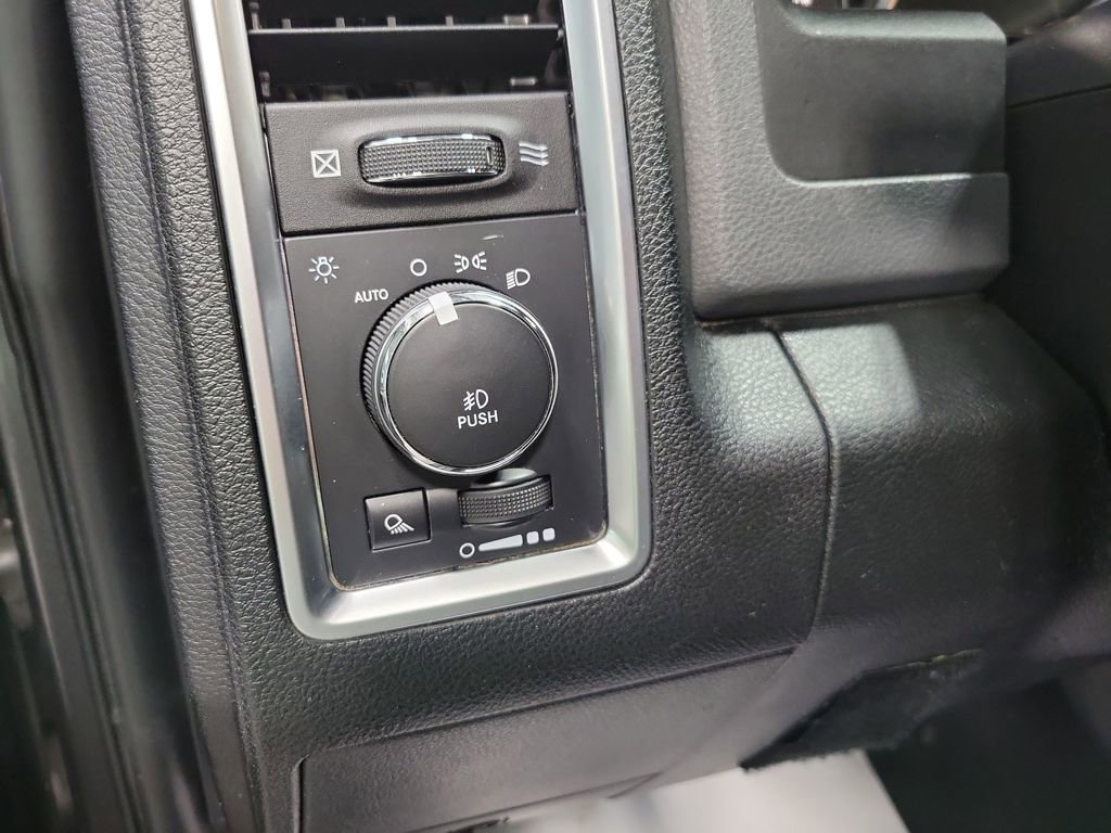 Used 2015 RAM 2500 Big Horn image 34