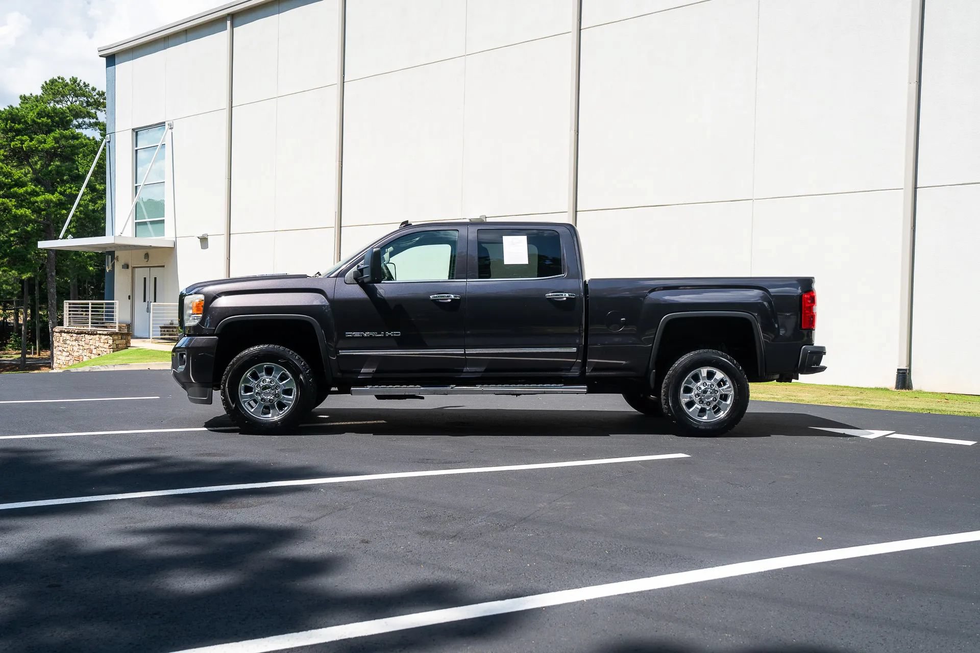 Used 2015 GMC Sierra 3500 Denali w/ Duramax Plus Package AWD/4WD image 4