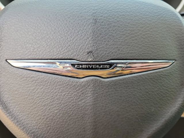 Used 2025 Chrysler Pacifica Select image 29