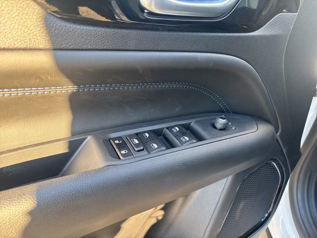 New 2026 Jeep Compass Latitude AWD/4WD image 18