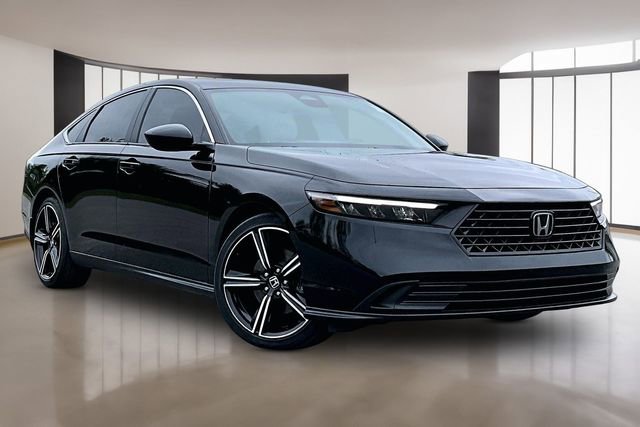 Used 2023 Honda Accord Sport image 3