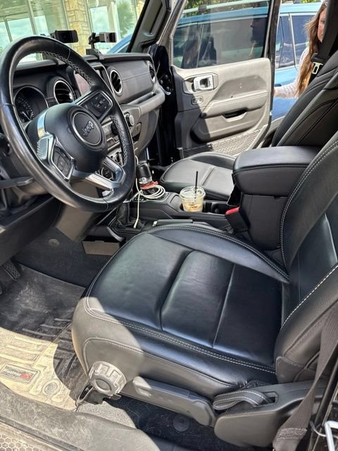 Used 2023 Jeep Wrangler Unlimited Sahara w/ Cold Weather Group AWD/4WD image 3