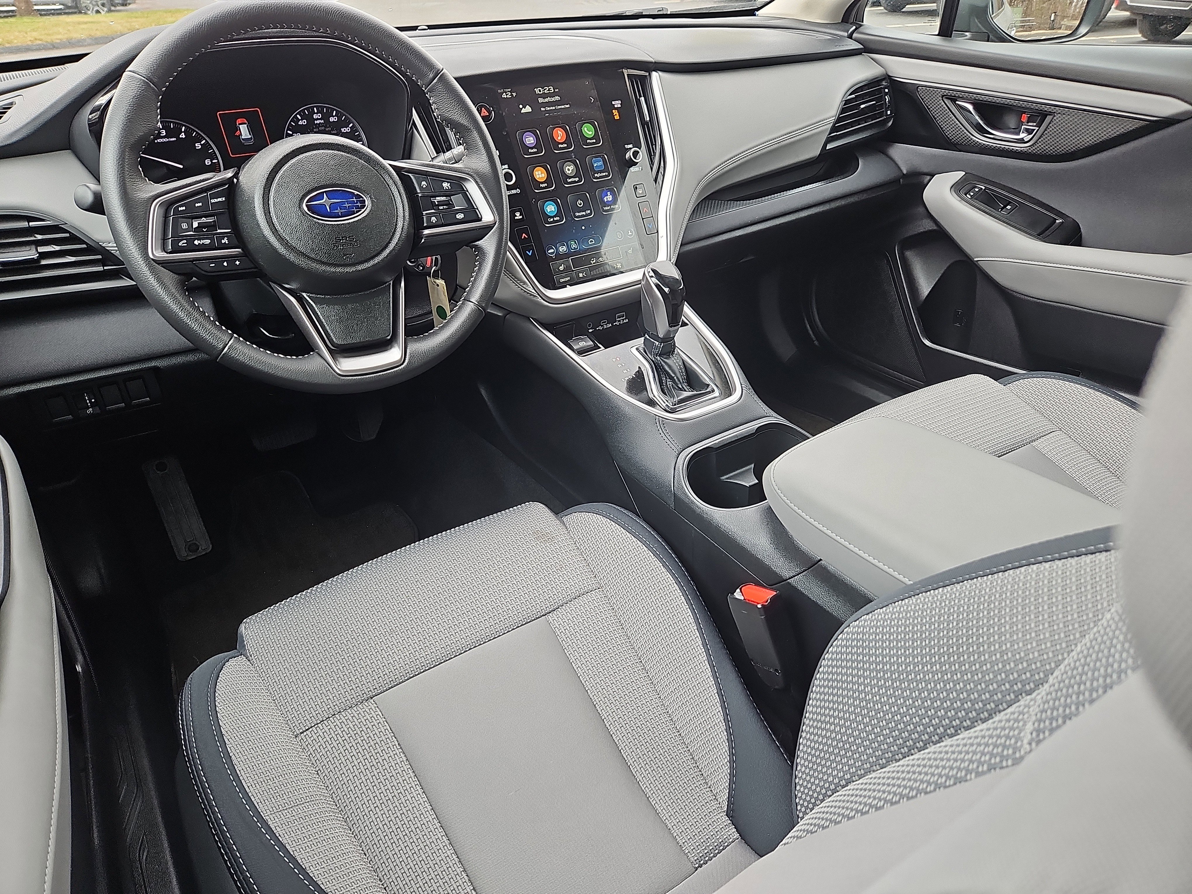 Certified 2025 Subaru Outback Premium image 3