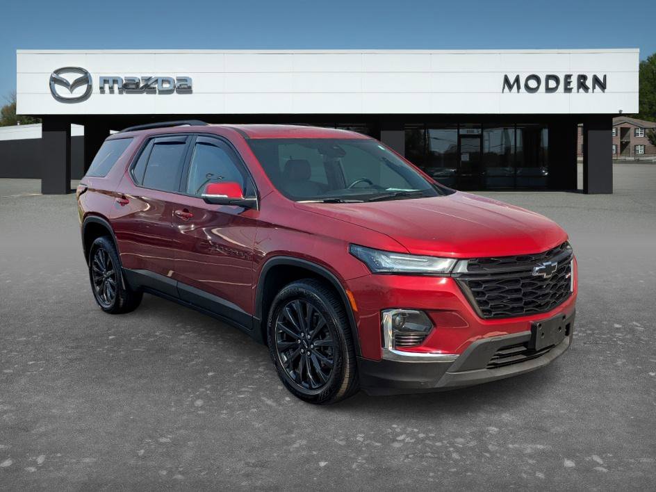 Used 2023 Chevrolet Traverse RS image 3