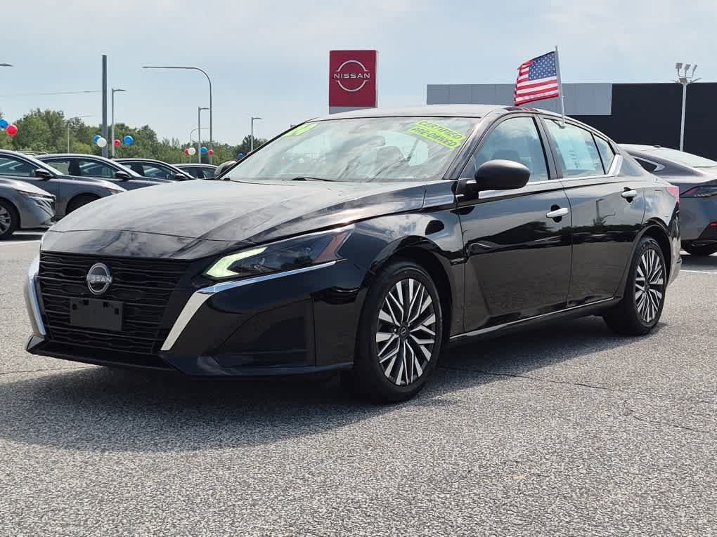 Used 2024 Nissan Altima 2.5 SV FWD image 1