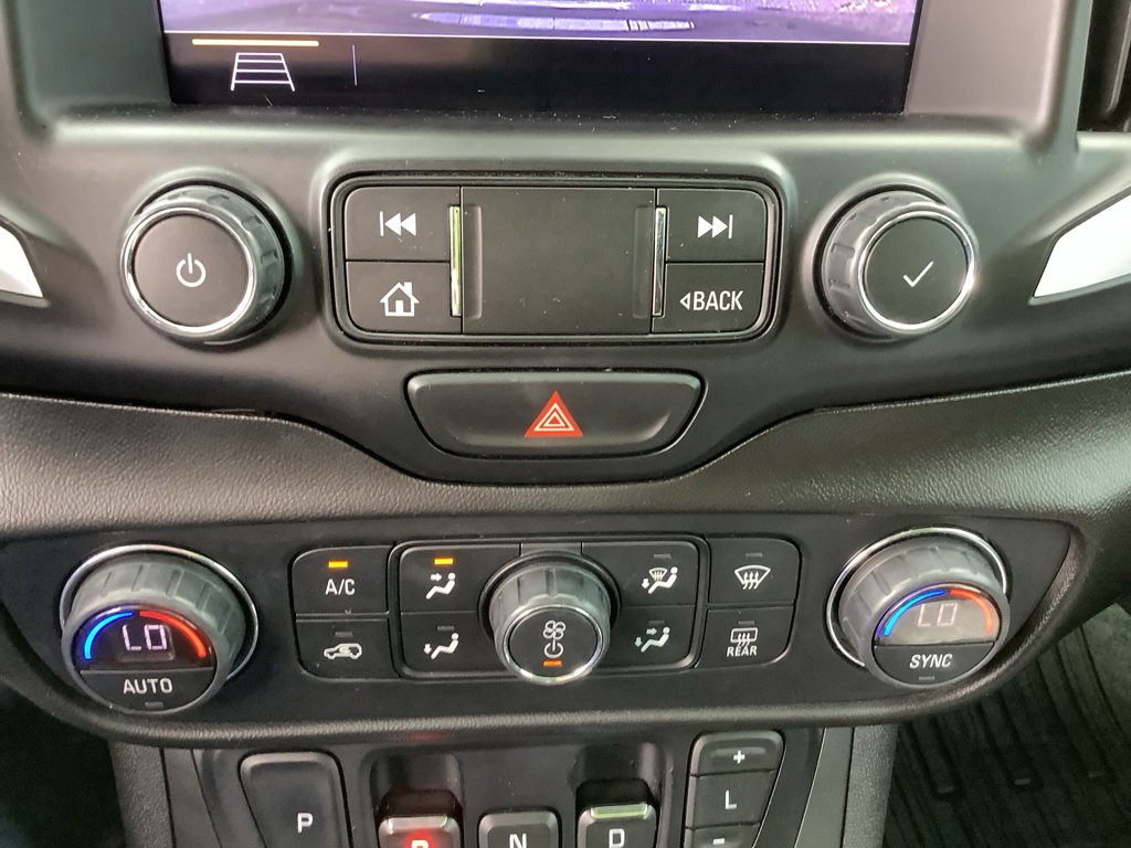 Used 2020 GMC Terrain SLE w/ Driver Convenience Package image 17