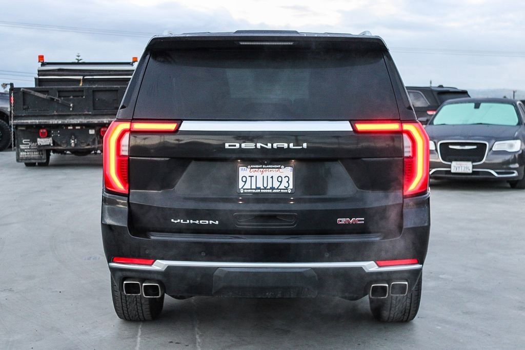 Used 2025 GMC Yukon XL Denali AWD/4WD image 8
