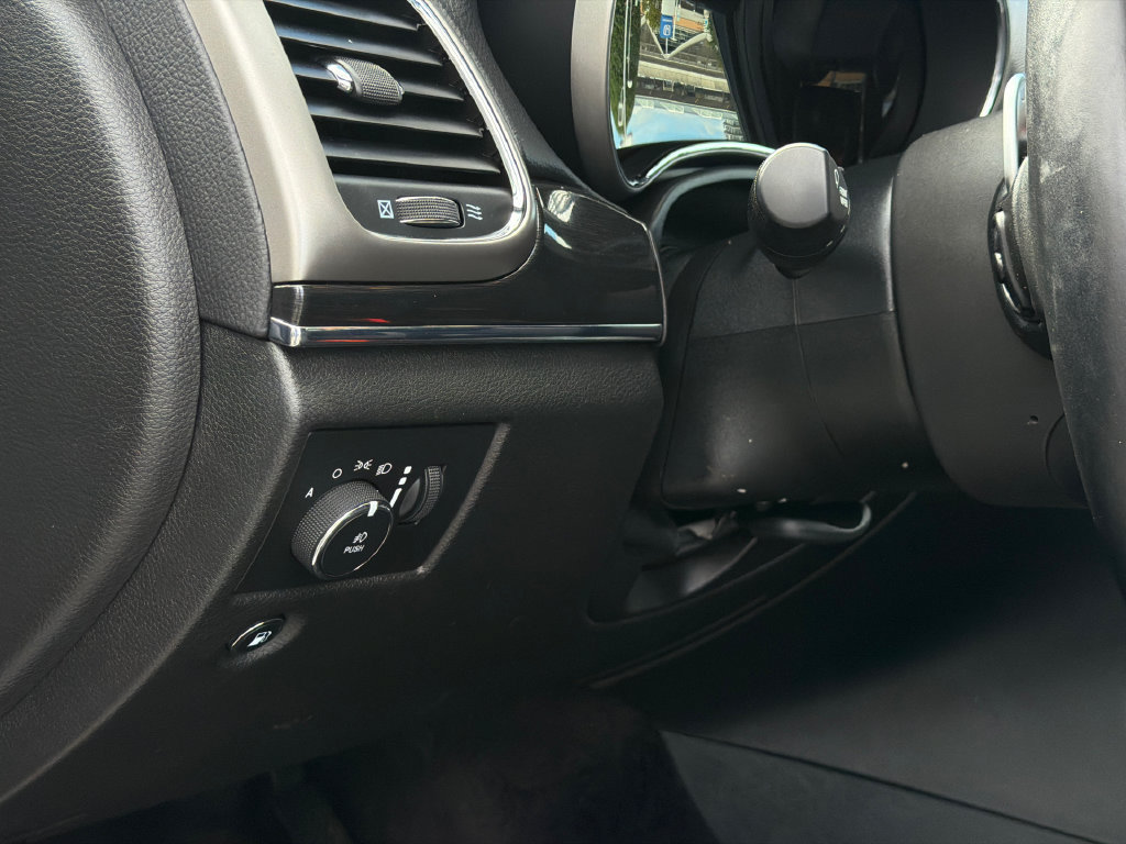 Used 2018 Jeep Grand Cherokee Trailhawk AWD/4WD image 20