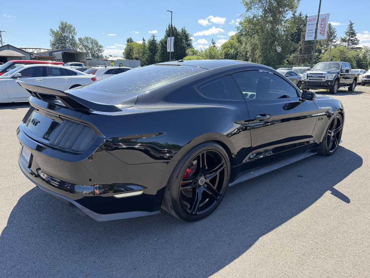 Used 2017 Ford Mustang GT Premium RWD image 8