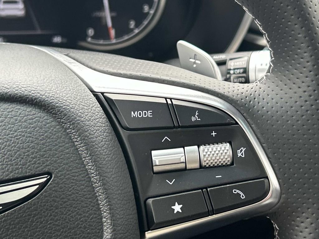 New 2026 Genesis G70 2.5T Prestige image 32