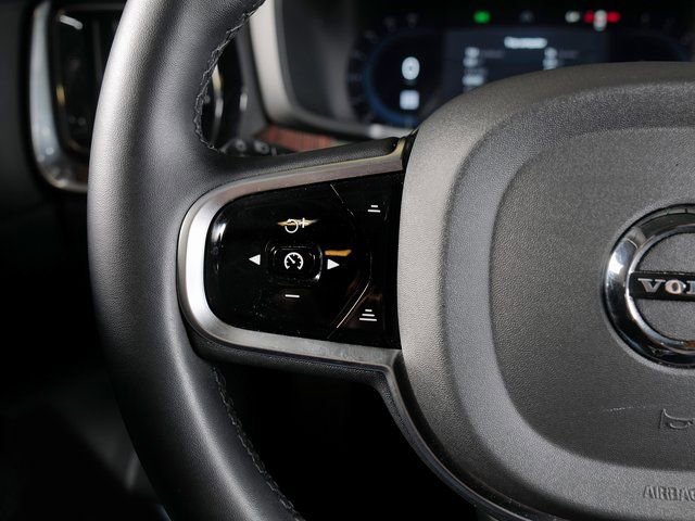 Used 2025 Volvo V60 B5 Cross Country Plus image 19