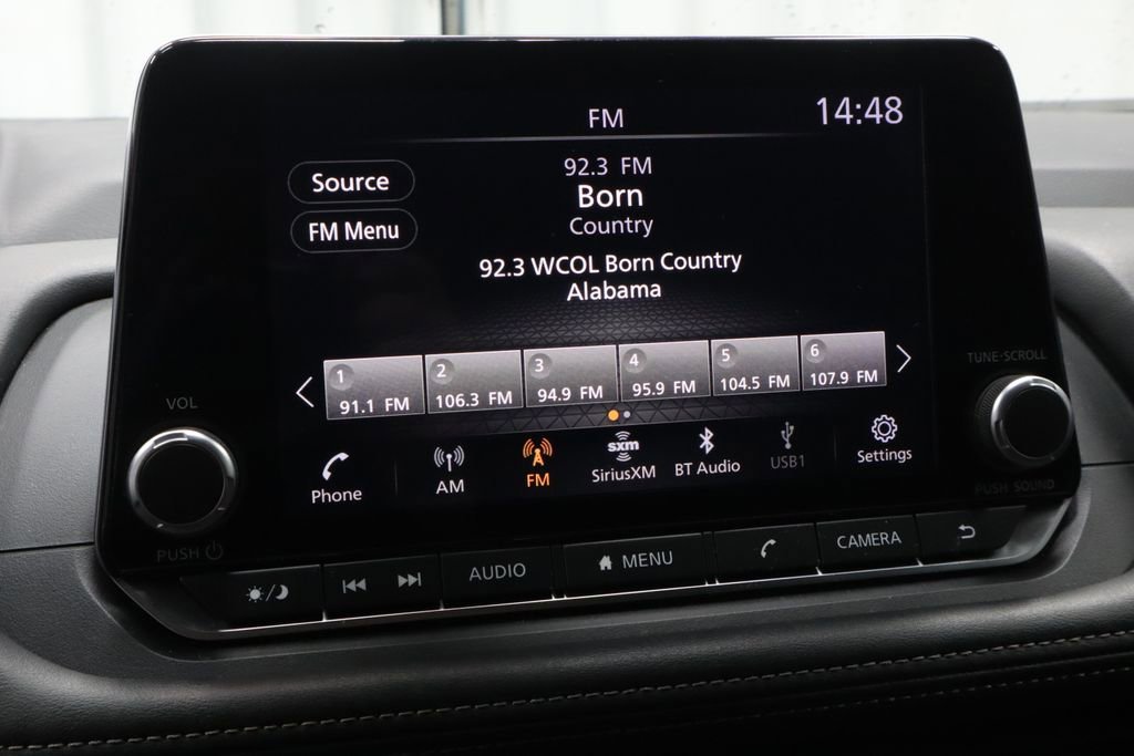 Certified 2025 Nissan Rogue SV FWD image 2