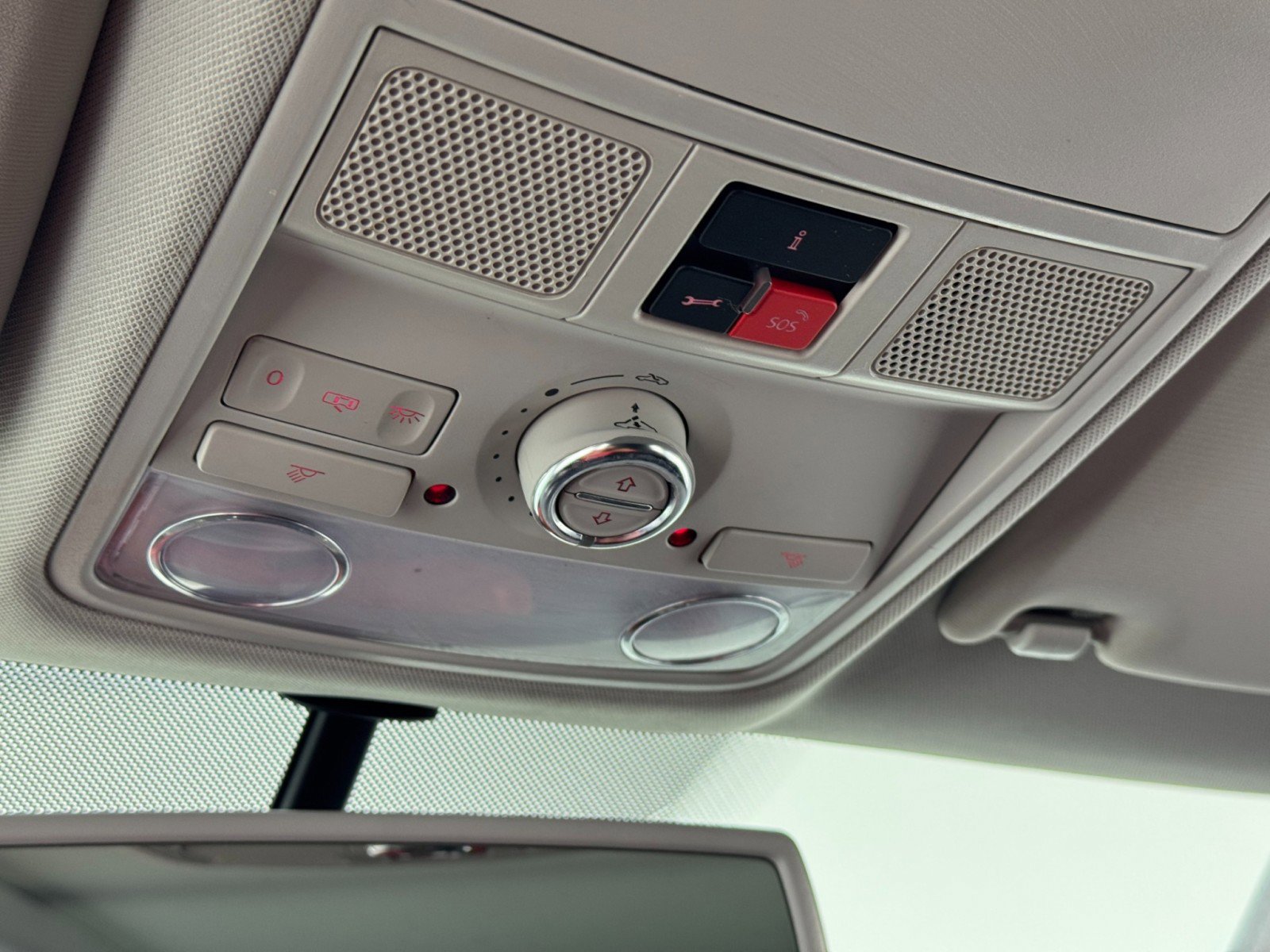 Used 2017 Volkswagen Tiguan Sport image 31