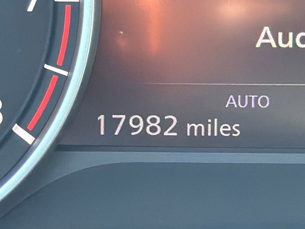 Used 2023 Nissan Rogue S image 18