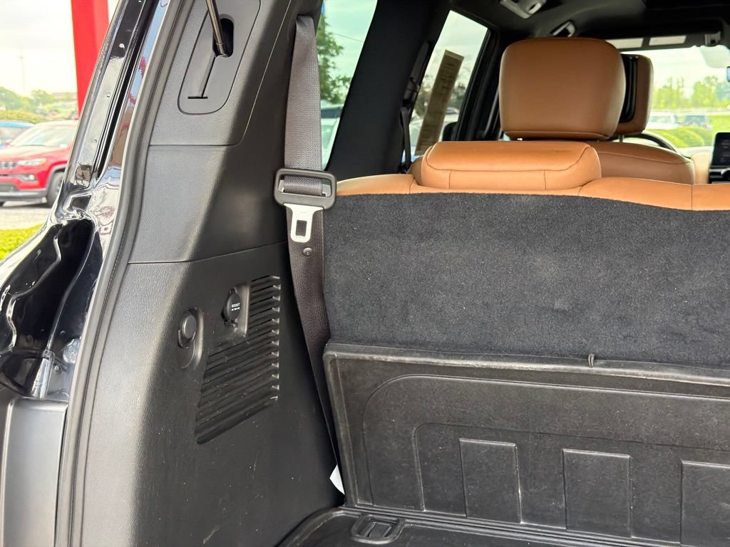 Used 2023 INFINITI QX80 Sensory w/ All-Season Package AWD/4WD image 41