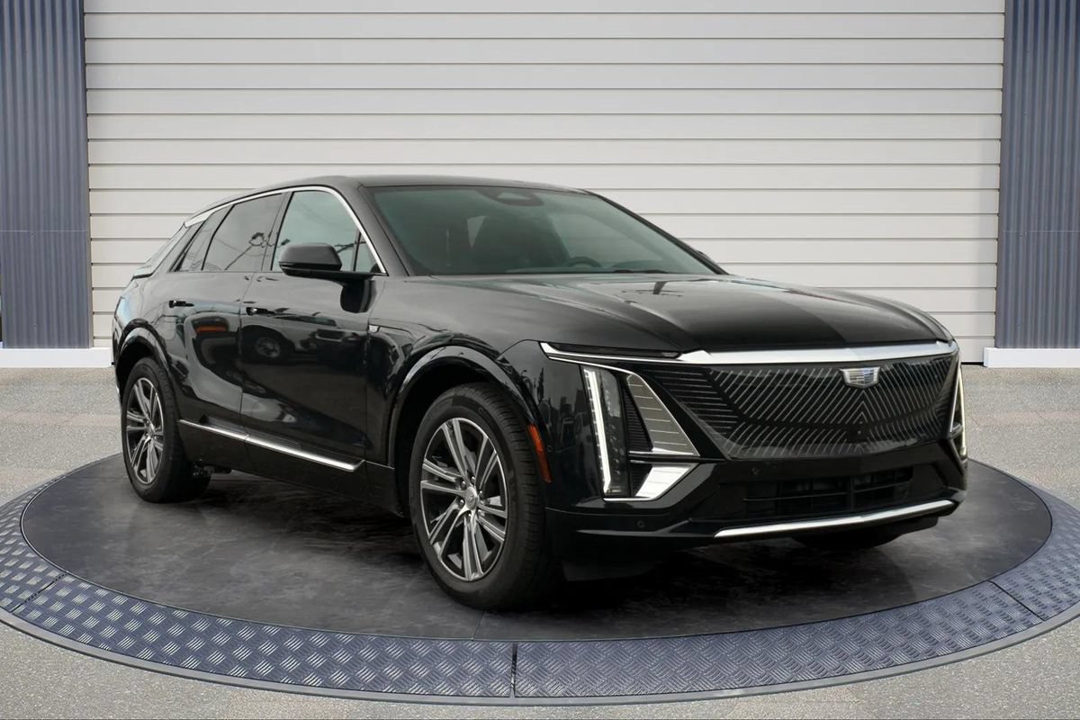 Used 2024 Cadillac Lyriq Luxury