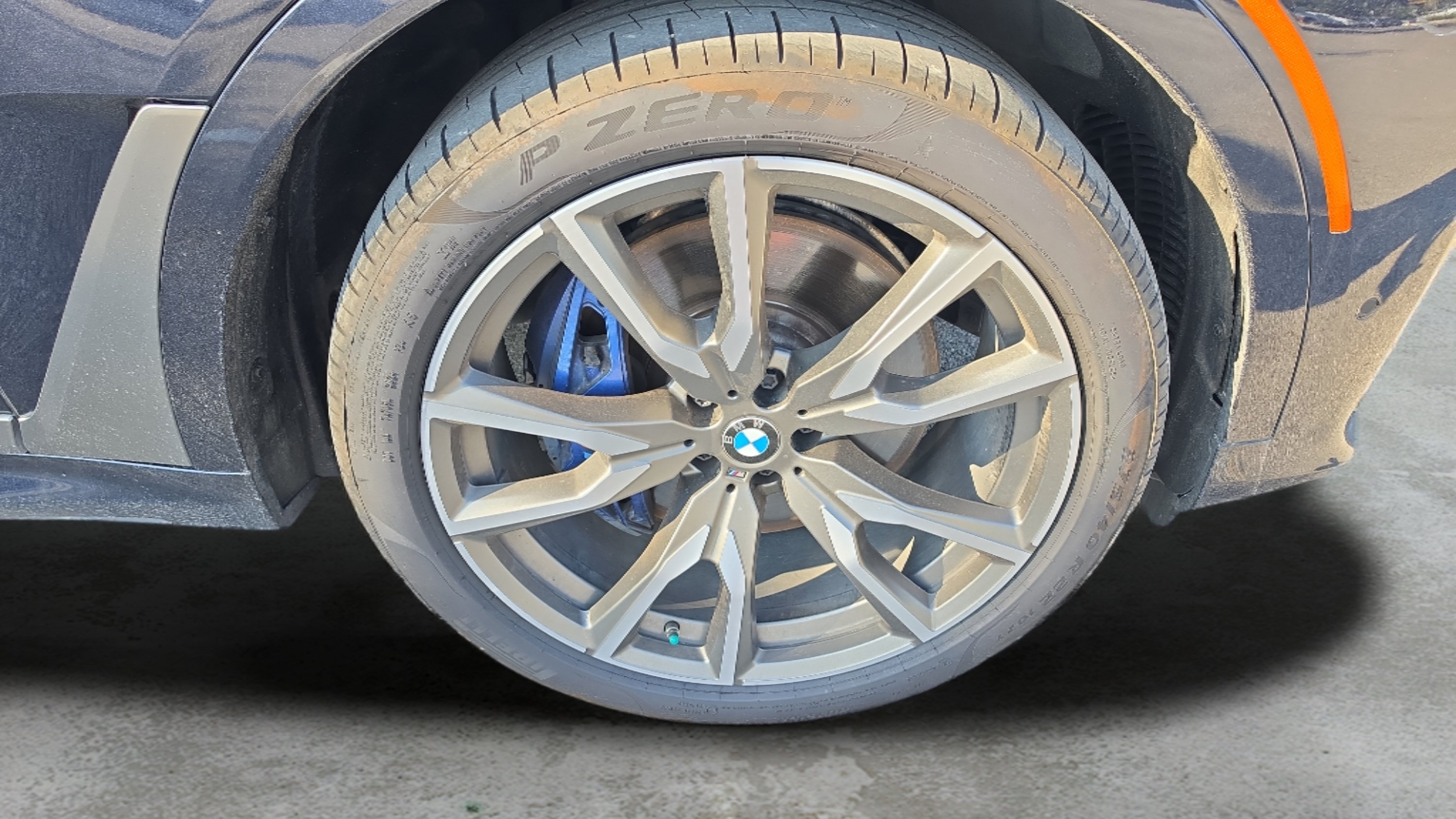 Used 2022 BMW X7 M50i w/ Dynamic Handling Package AWD/4WD image 27