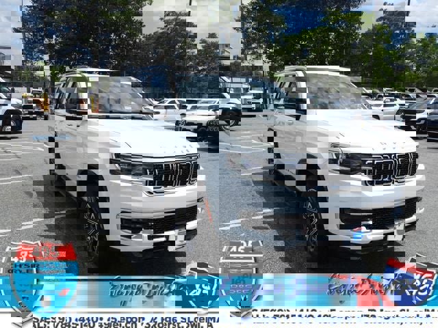 New 2025 Jeep Wagoneer 4WD image 7