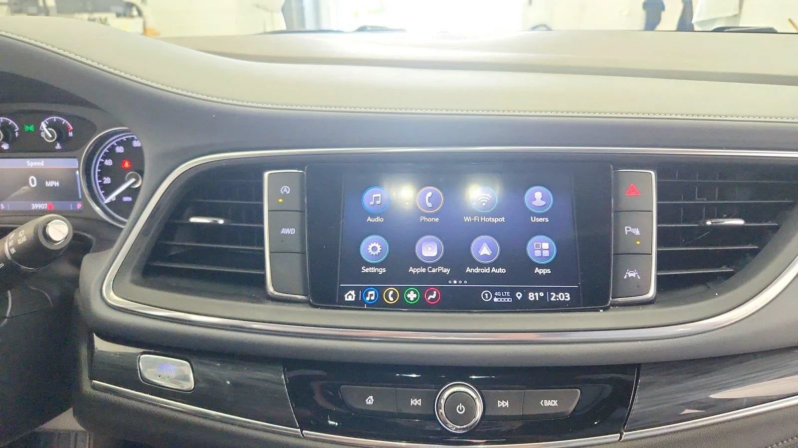 Used 2023 Buick Enclave Essence AWD/4WD image 17